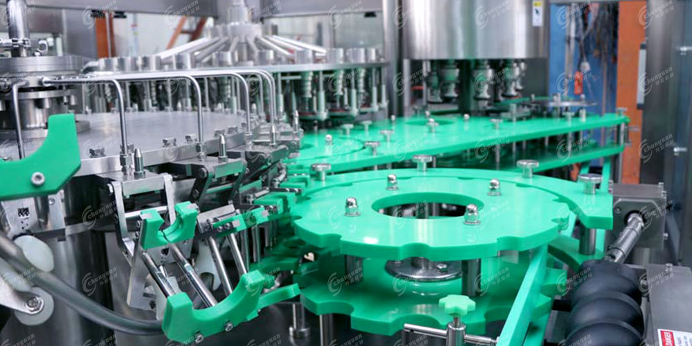 果汁易拉罐灌裝機(jī)-3 果汁易拉罐灌裝機(jī)-3